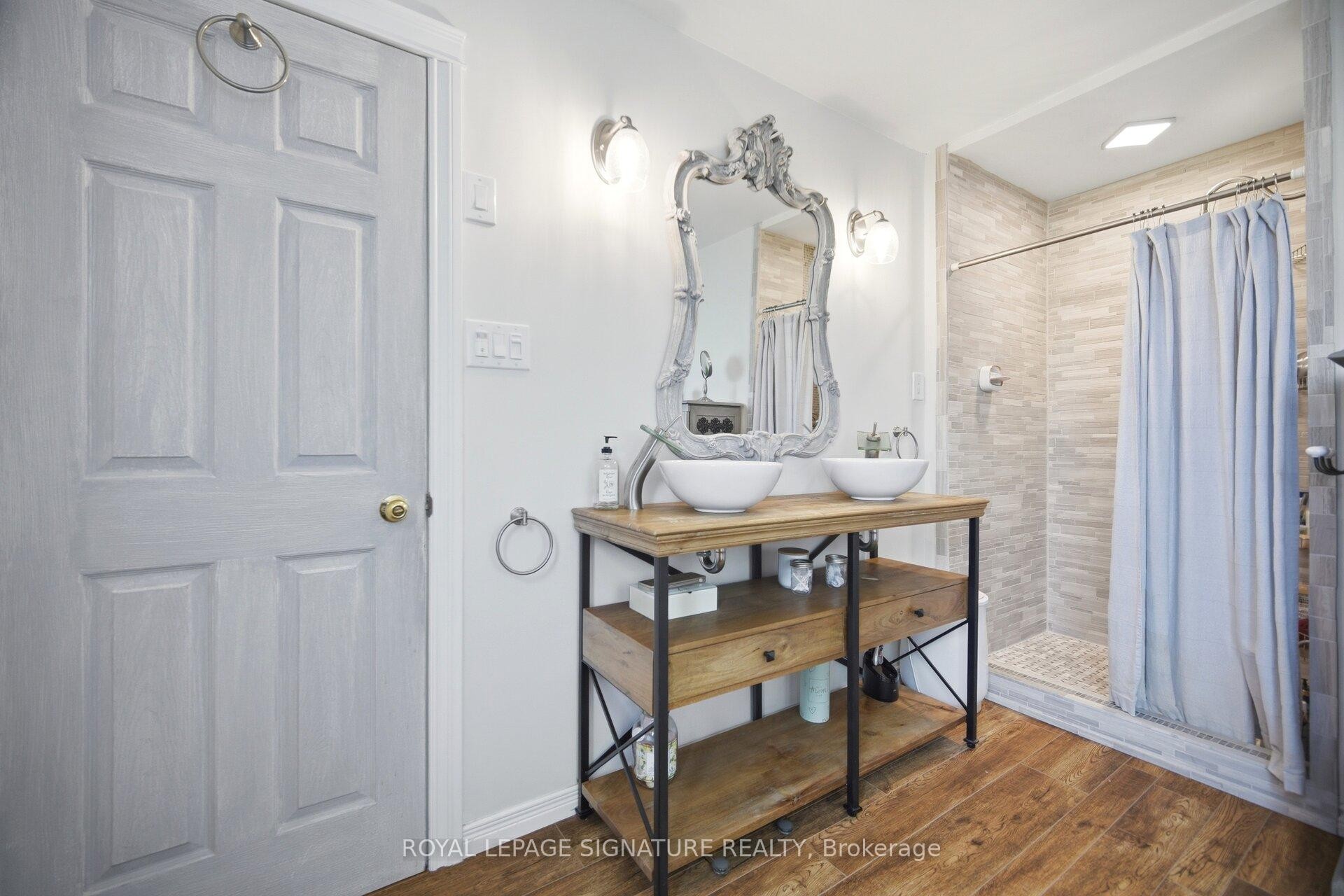 5390 Mcfarren Boulevard, Mississauga, ON - Indoor Photo Showing Bathroom