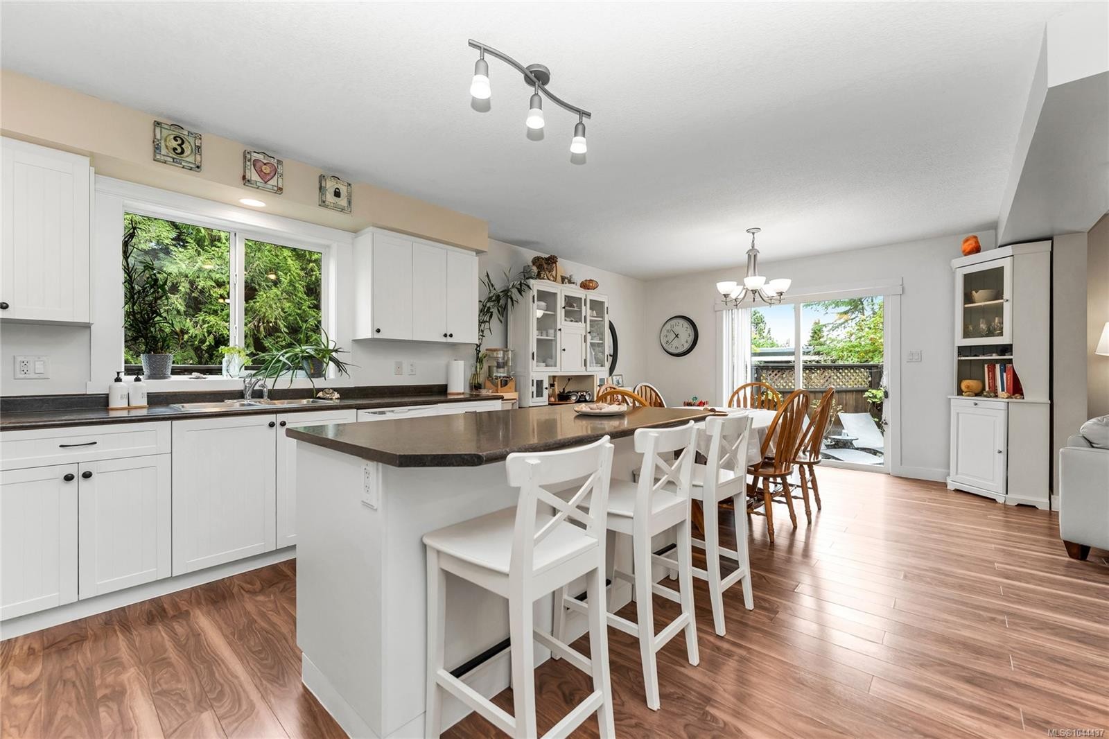 7978 Northview Dr, Crofton, BC - Indoor