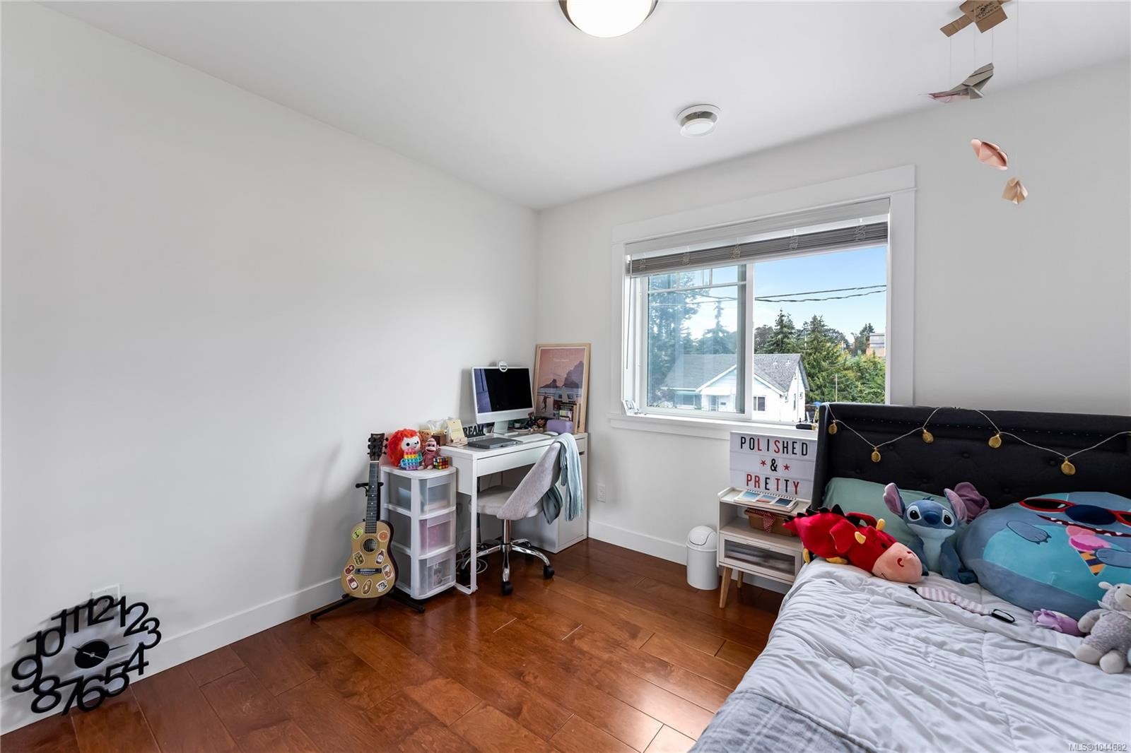 57 Sims Ave, Saanich, BC