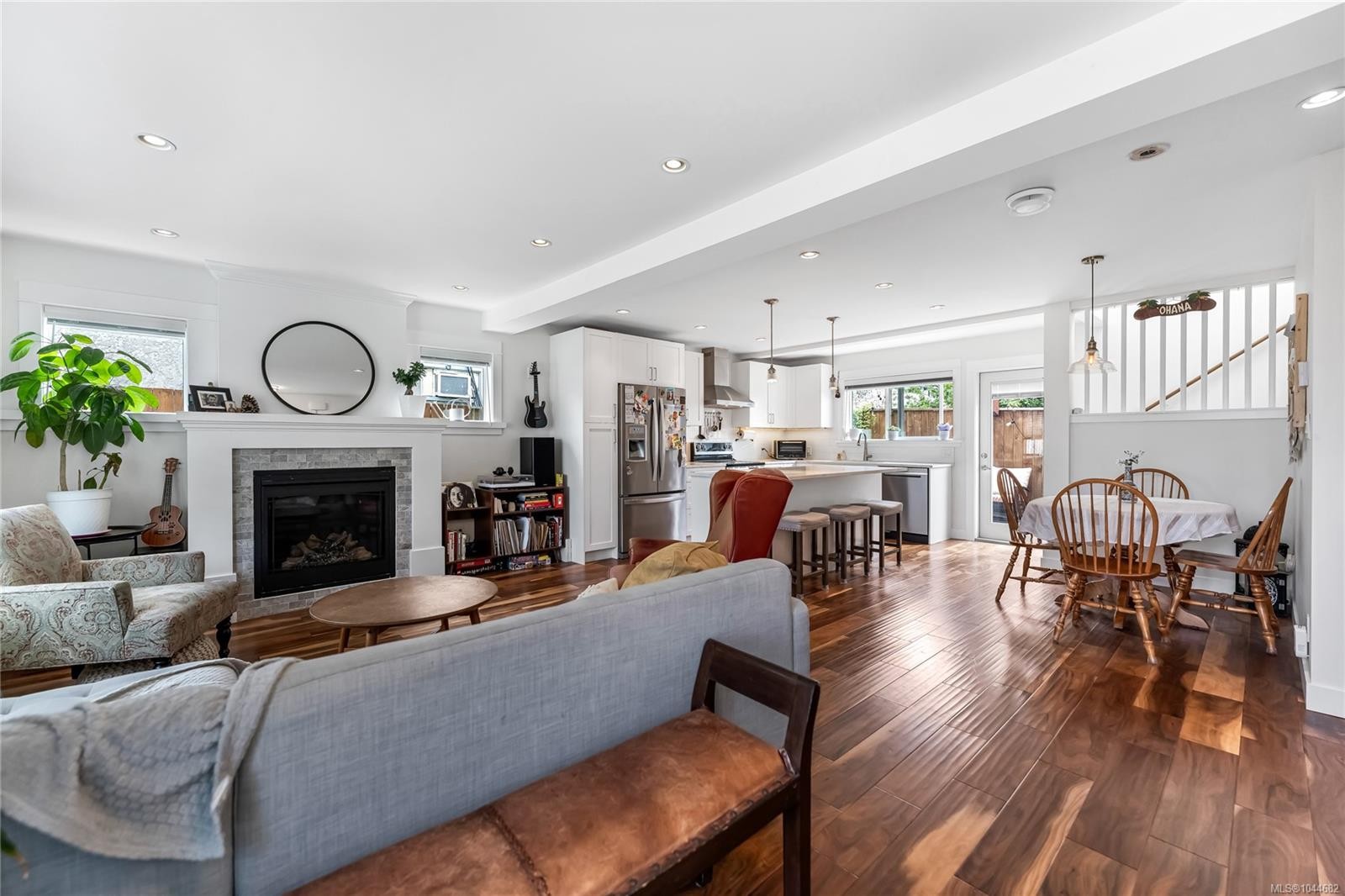 57 Sims Ave, Saanich, BC