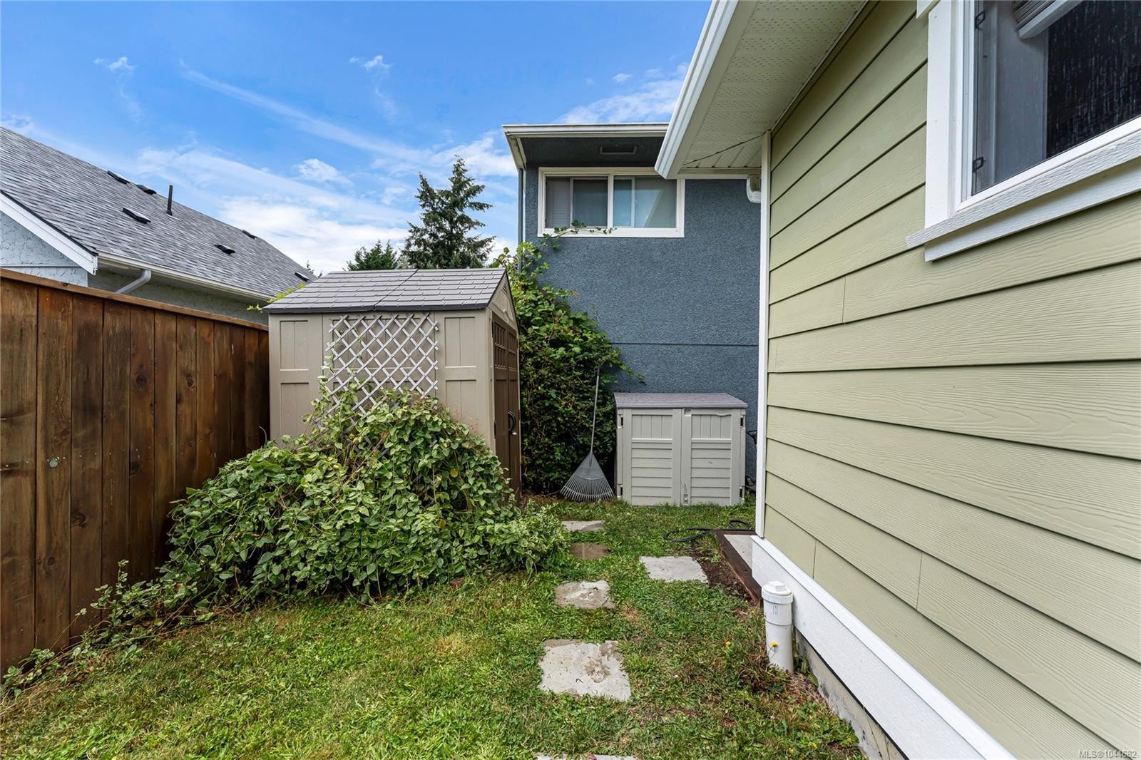 57 Sims Ave, Saanich, BC