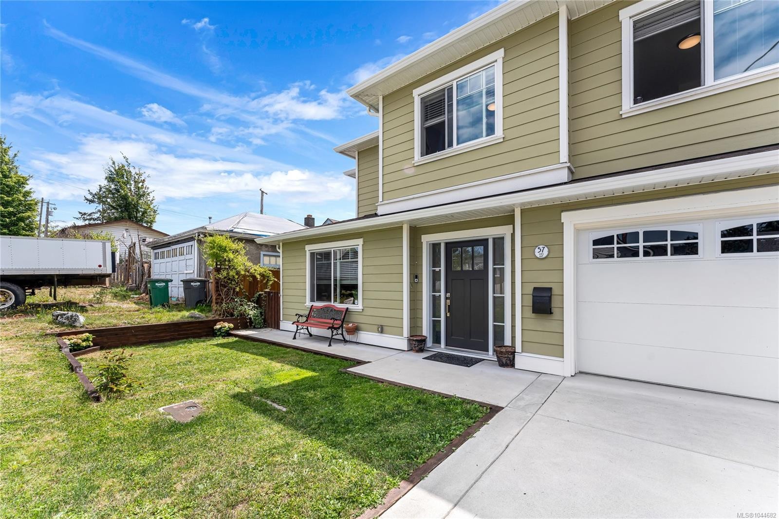 57 Sims Ave, Saanich, BC