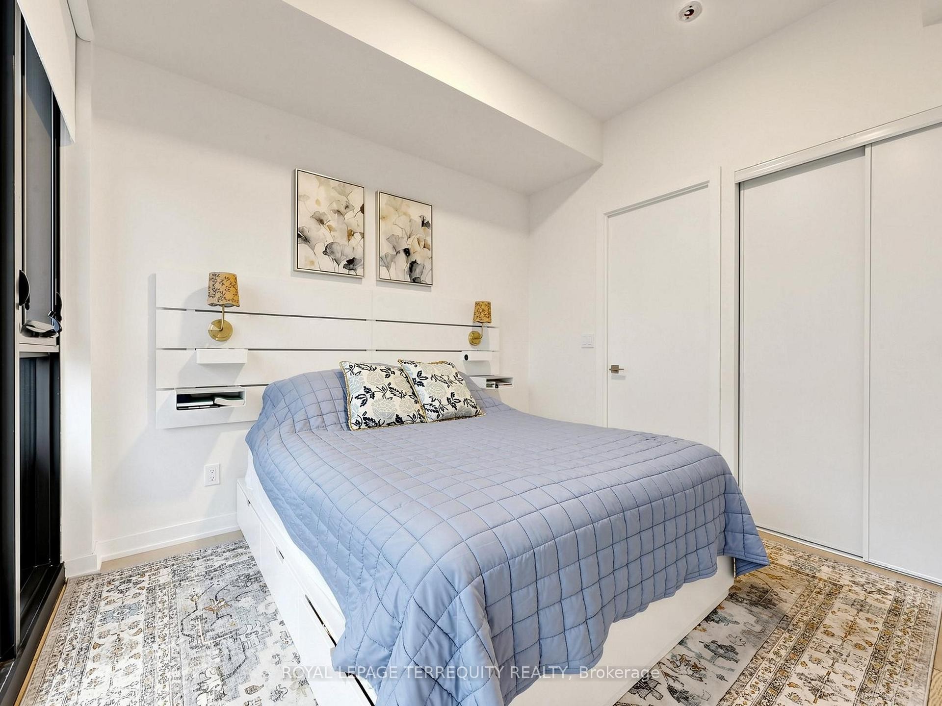 612-840 St Clair Avenue W, Toronto, ON - Indoor Photo Showing Bedroom