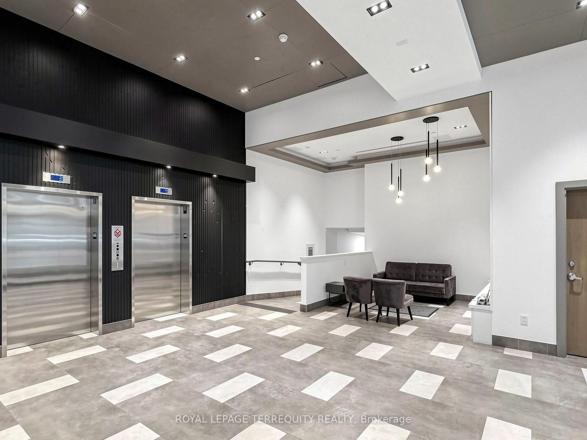 612-840 St Clair Avenue W, Toronto, ON - Indoor