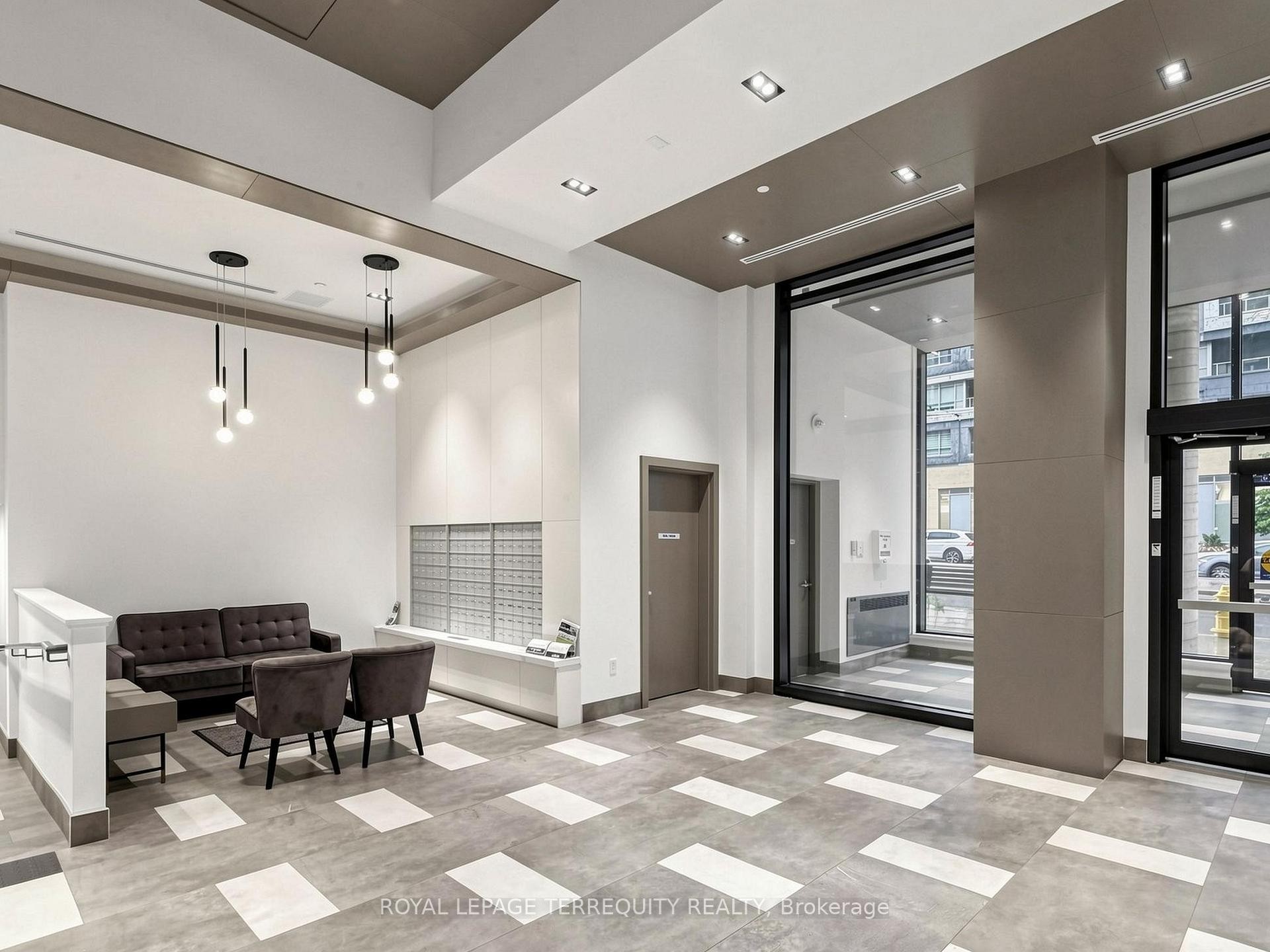 612-840 St Clair Avenue W, Toronto, ON - Indoor Photo Showing Other Room