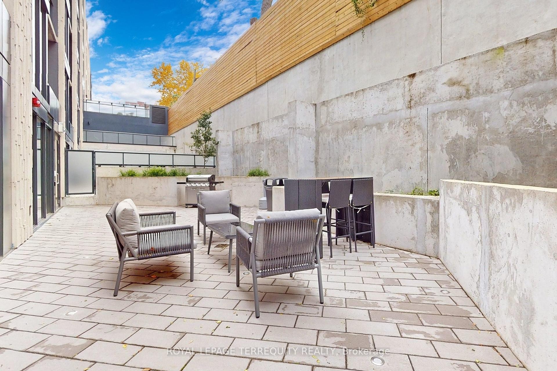612-840 St Clair Avenue W, Toronto, ON - Outdoor With Exterior