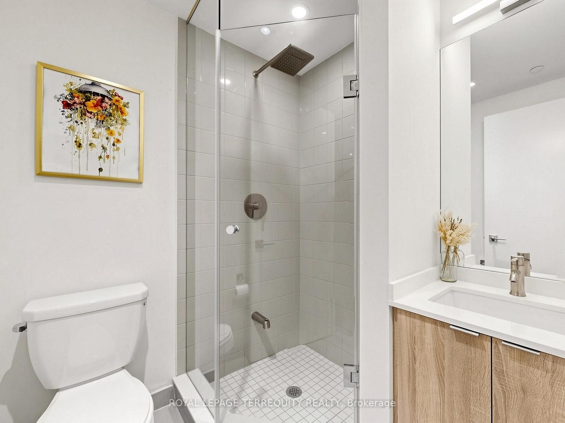 612-840 St Clair Avenue W, Toronto, ON - Indoor Photo Showing Bathroom