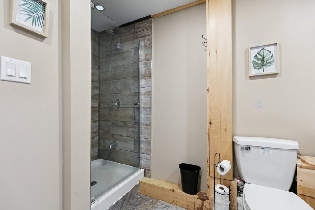 Bathroom - 327 Rue Thomas-Lefebvre, Mansfield-Et-Pontefract, QC - Indoor Photo Showing Bathroom