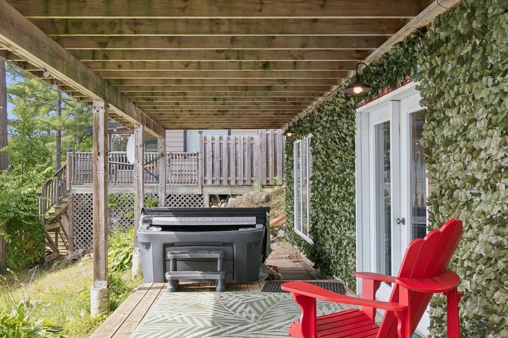 Spa - 327 Rue Thomas-Lefebvre, Mansfield-Et-Pontefract, QC - Outdoor With Deck Patio Veranda With Exterior