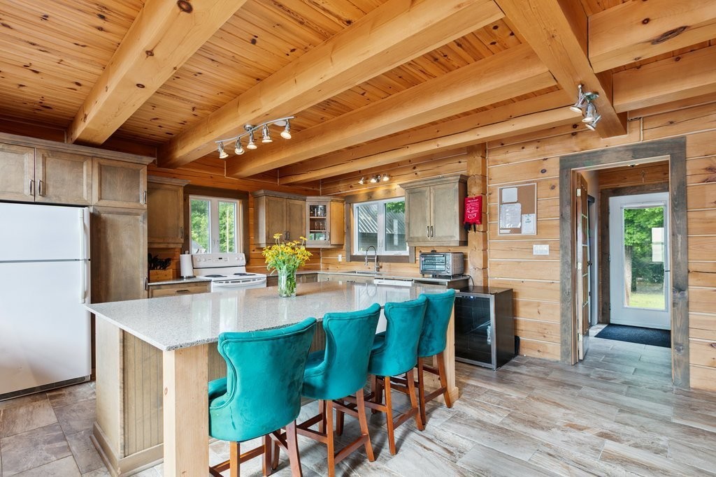 Kitchen - 327 Rue Thomas-Lefebvre, Mansfield-Et-Pontefract, QC - Indoor