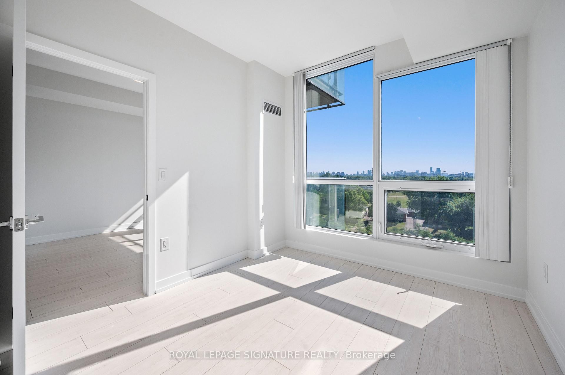 710-10 De Boers Drive E, Toronto, ON - Indoor Photo Showing Other Room