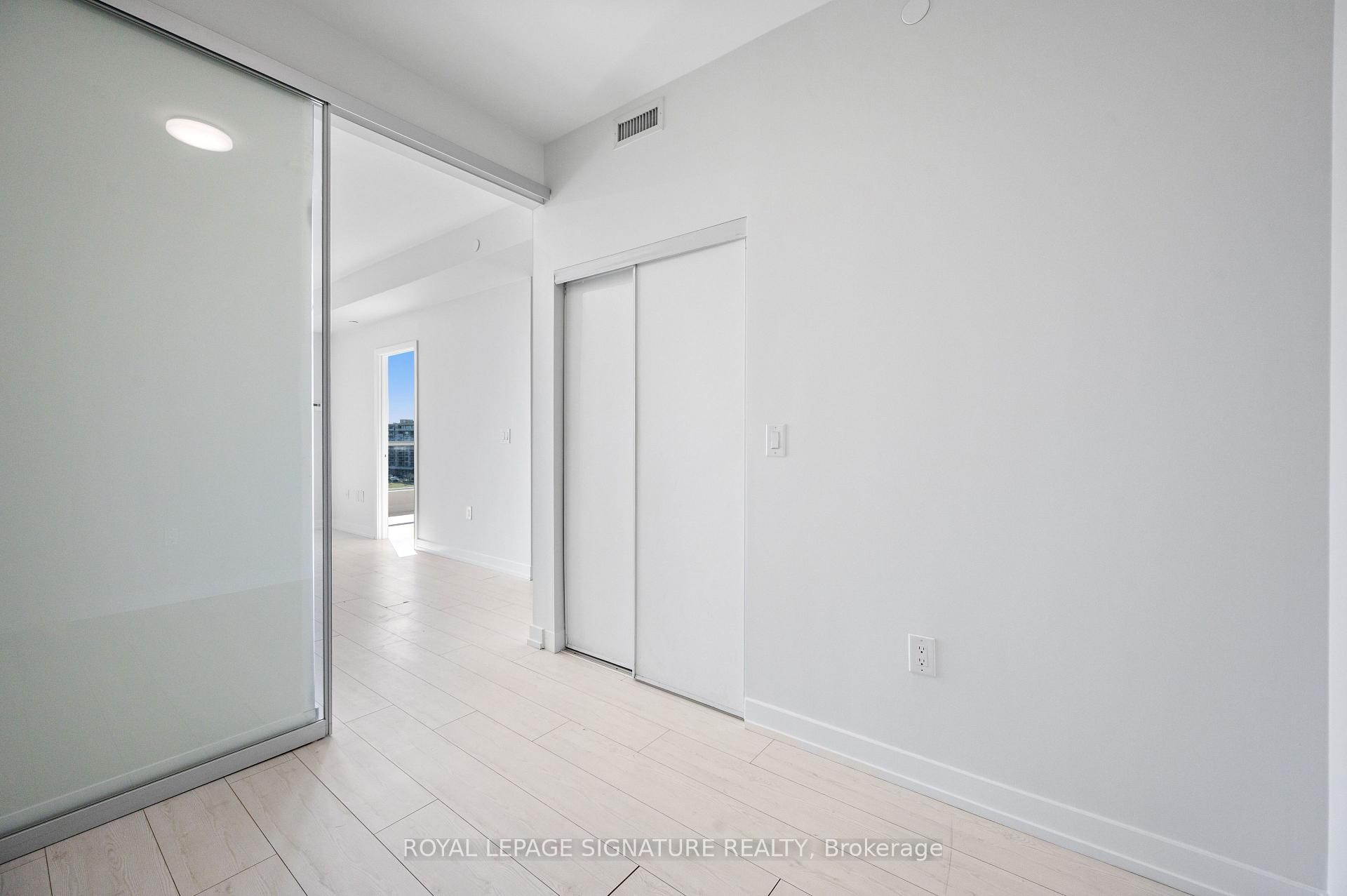710-10 De Boers Drive E, Toronto, ON - Indoor Photo Showing Other Room