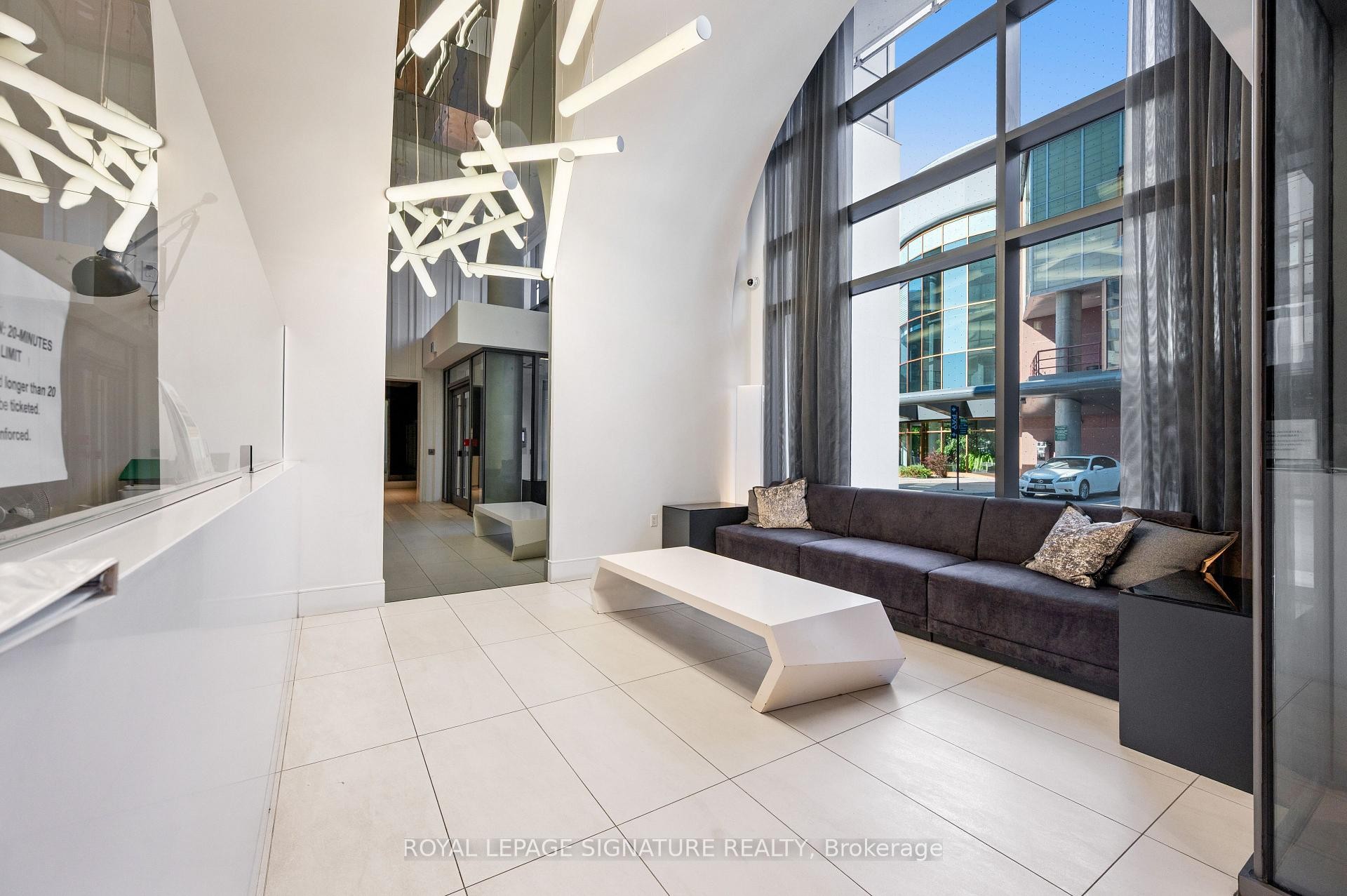 710-10 De Boers Drive E, Toronto, ON - Indoor Photo Showing Other Room