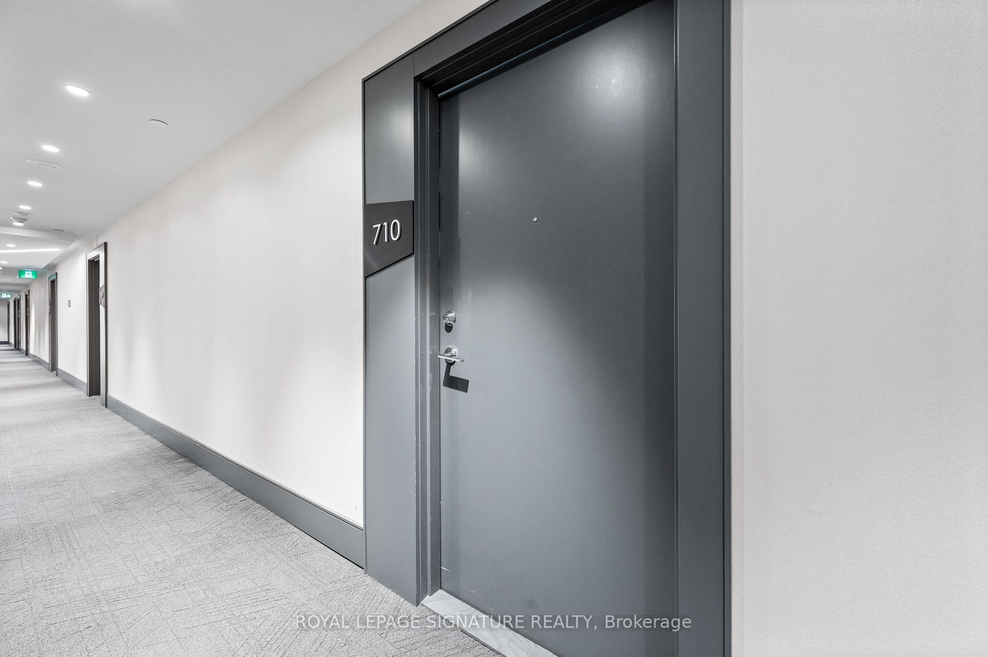 710-10 De Boers Drive E, Toronto, ON - Indoor Photo Showing Other Room