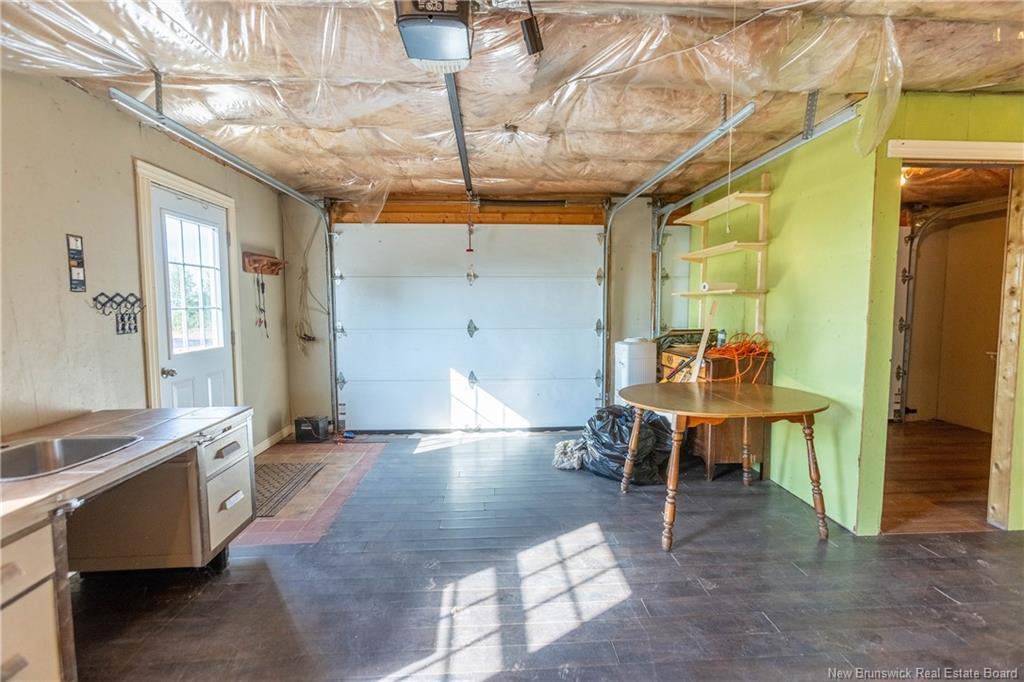 1622 Route 935, Upper Rockport, NB - Indoor Photo Showing Garage