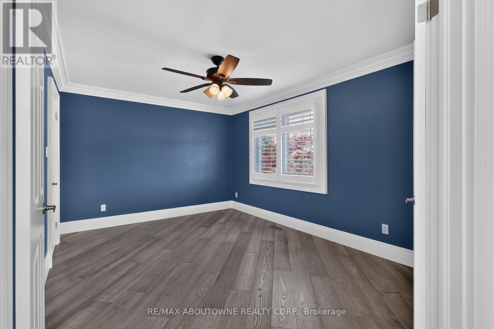 2102 Salma Crescent, Burlington, ON - Indoor Photo Showing Other Room
