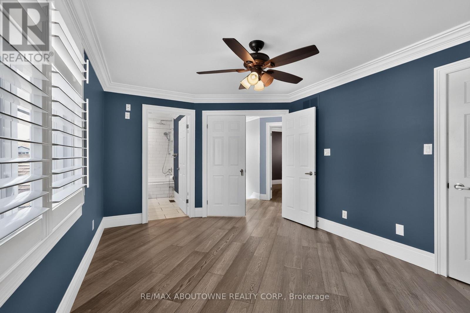 2102 Salma Crescent, Burlington, ON - Indoor Photo Showing Other Room