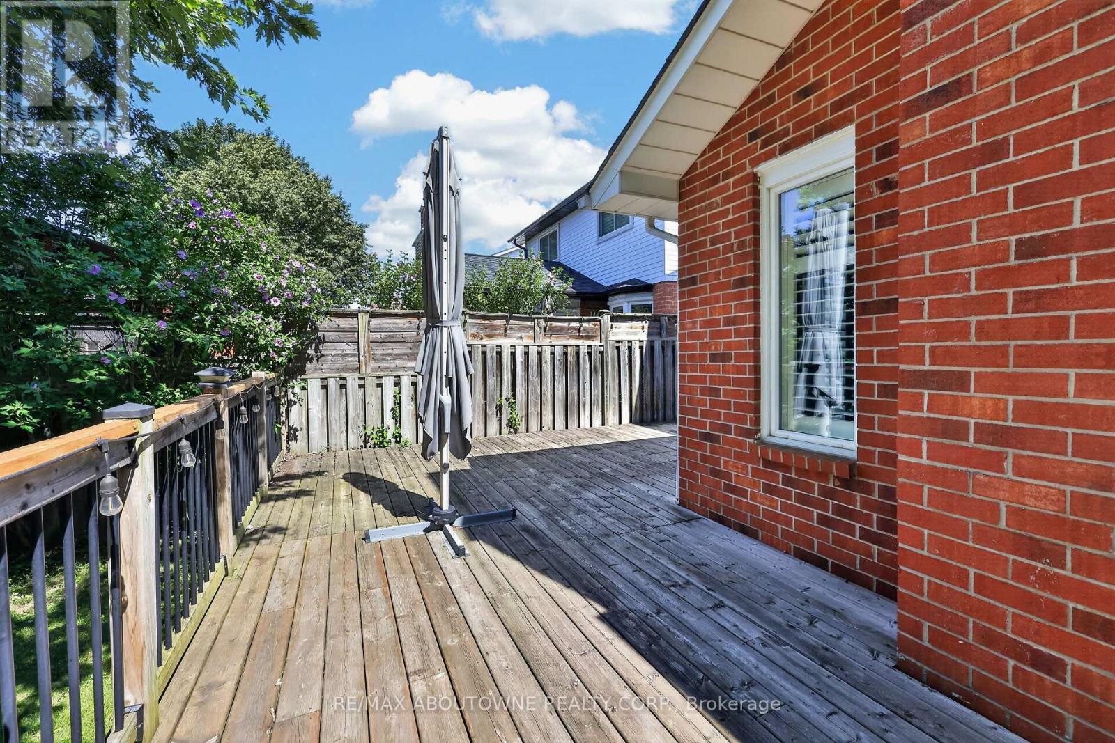 2102 Salma Crescent, Burlington, ON - Outdoor With Deck Patio Veranda With Exterior
