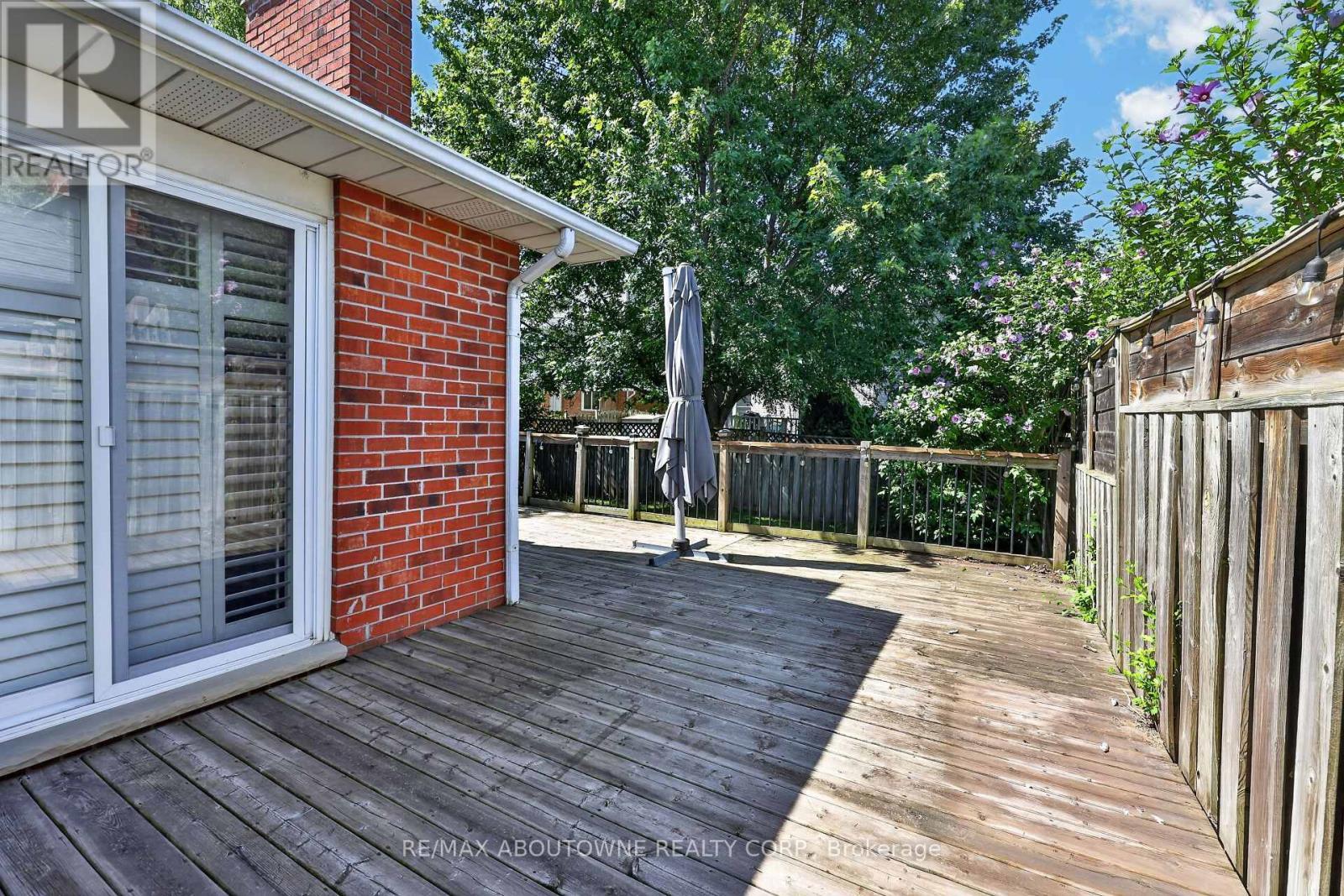 2102 Salma Crescent, Burlington, ON - Outdoor With Deck Patio Veranda With Exterior