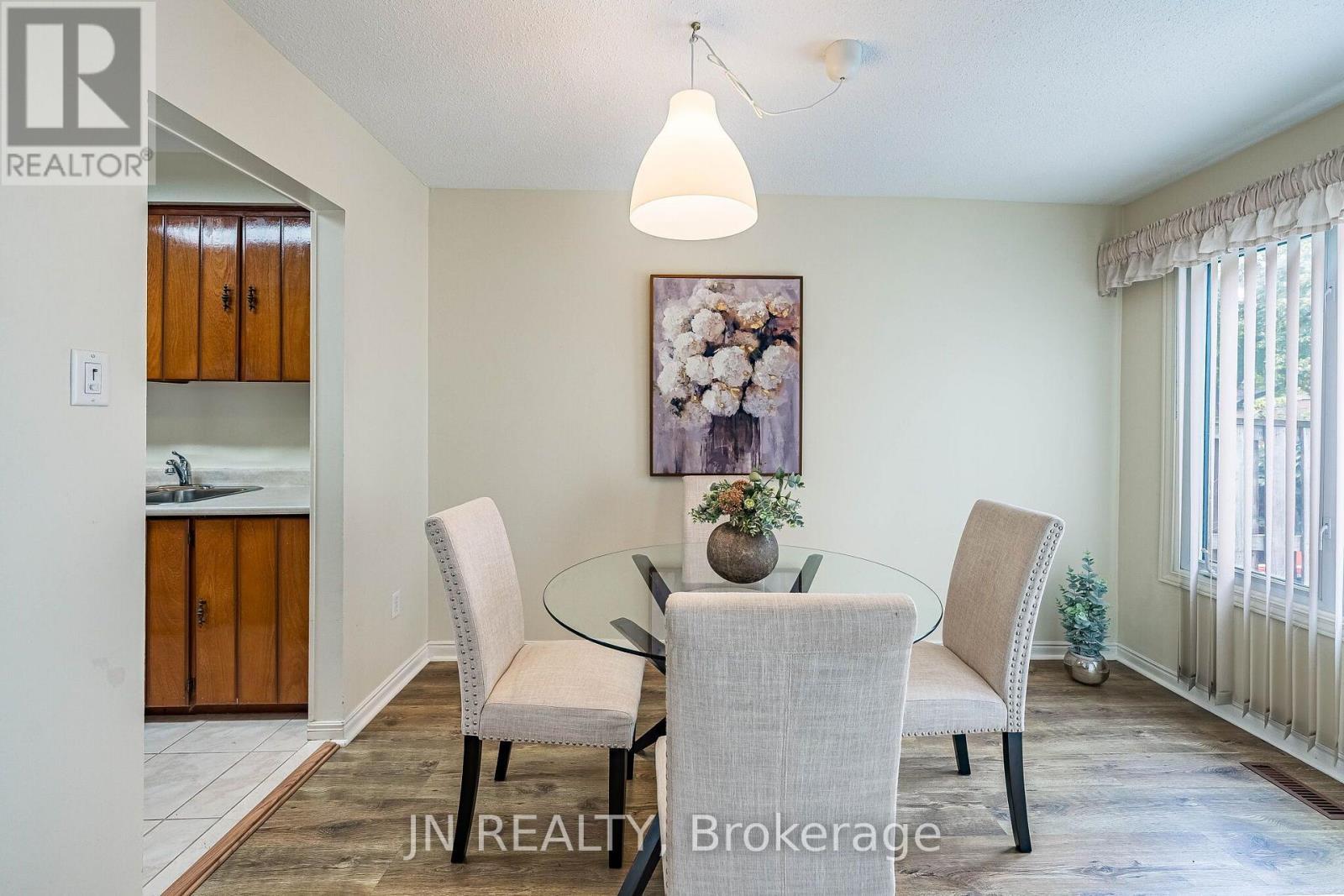 15 Gatwick Lane, Brampton - 15 Gatwick Lane, Brampton, ON - Indoor Photo Showing Dining Room