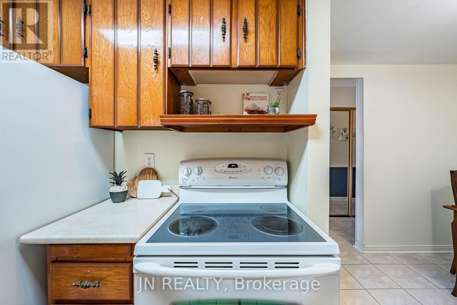15 Gatwick Lane, Brampton - 15 Gatwick Lane, Brampton, ON - Indoor
