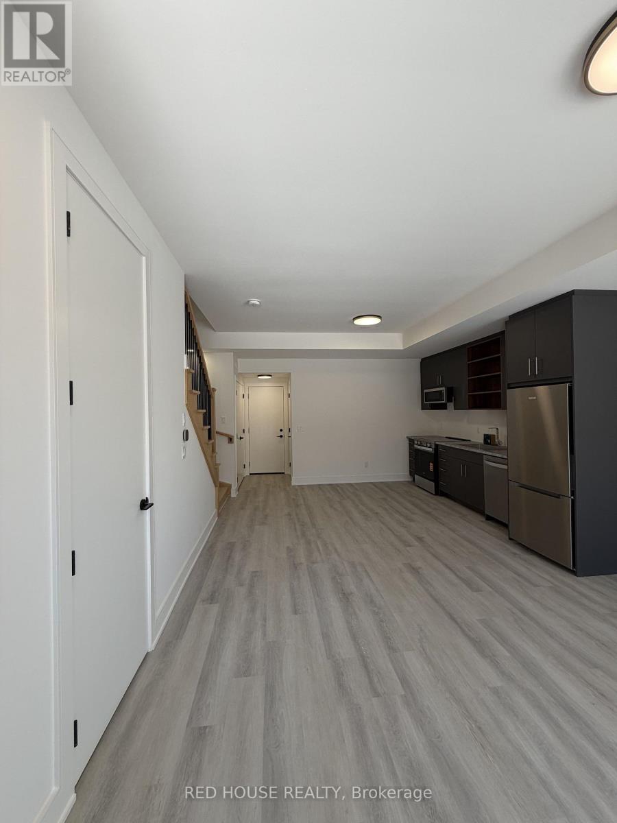 96 Everett Common, St. Catharines, ON - Indoor Photo Showing Other Room