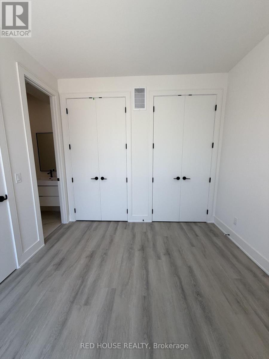 96 Everett Common, St. Catharines, ON - Indoor Photo Showing Garage