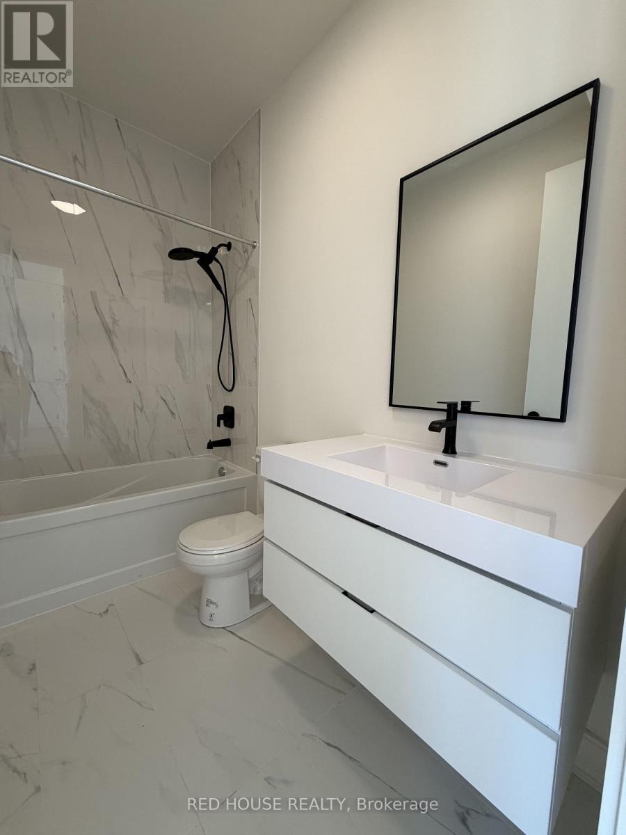 96 Everett Common, St. Catharines, ON - Indoor Photo Showing Bathroom