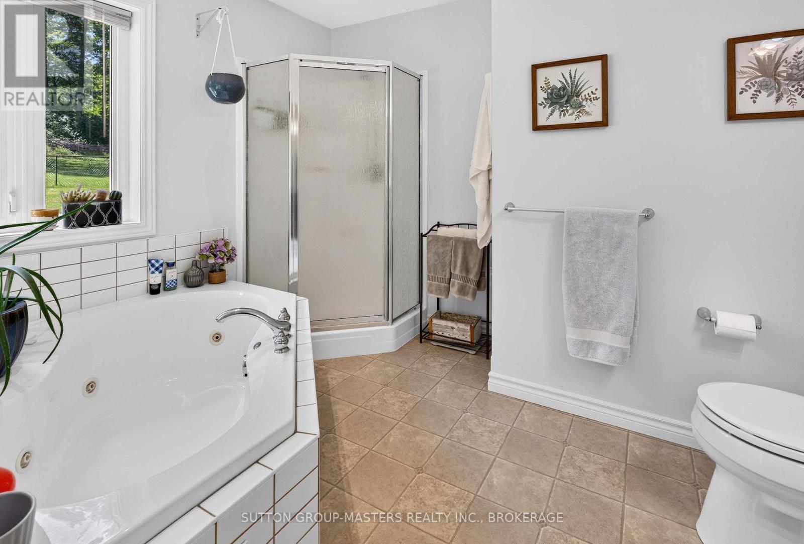 710 Maple Road, Loyalist (Lennox And Addington - South), ON - Indoor Photo Showing Bathroom