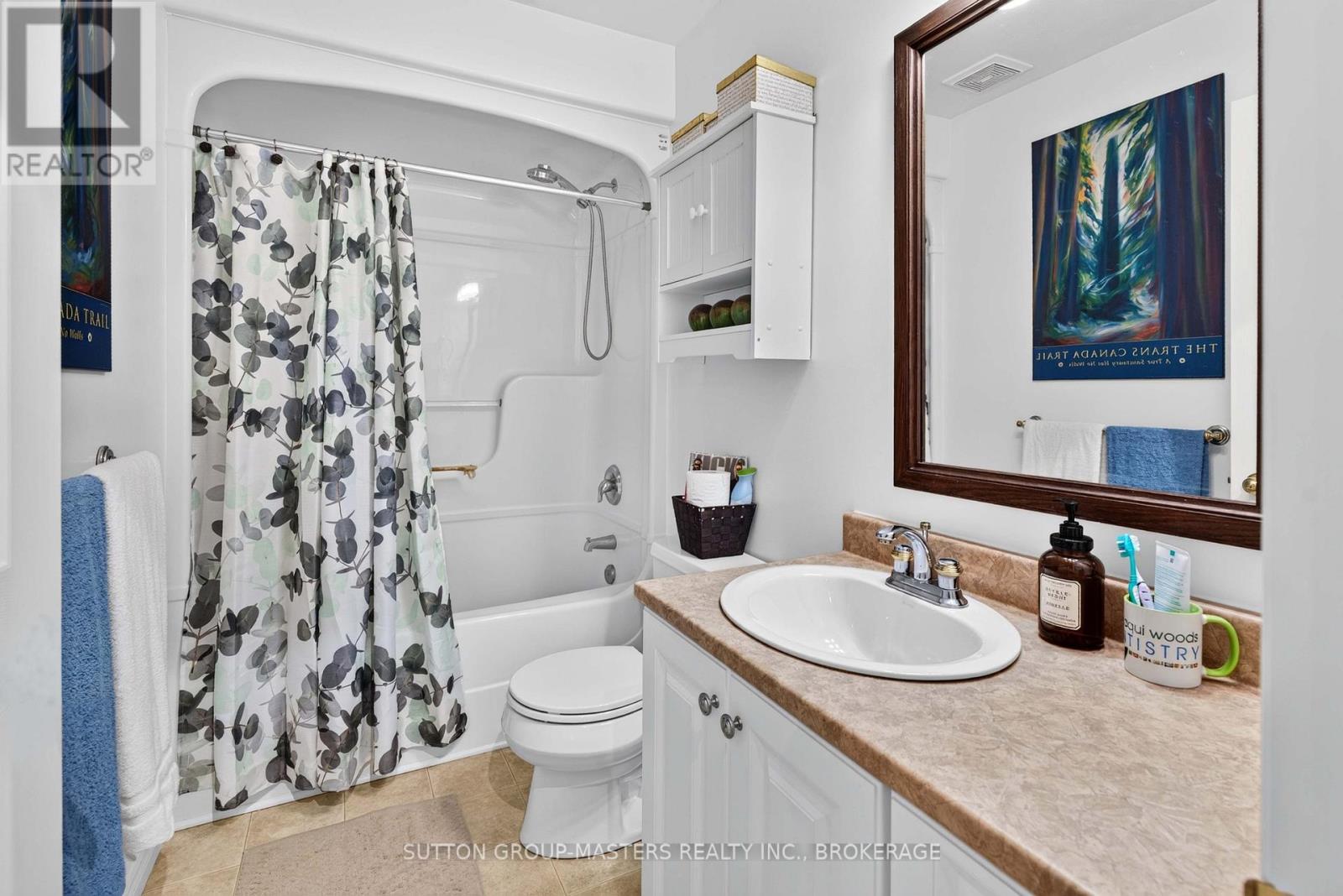 710 Maple Road, Loyalist (Lennox And Addington - South), ON - Indoor Photo Showing Bathroom