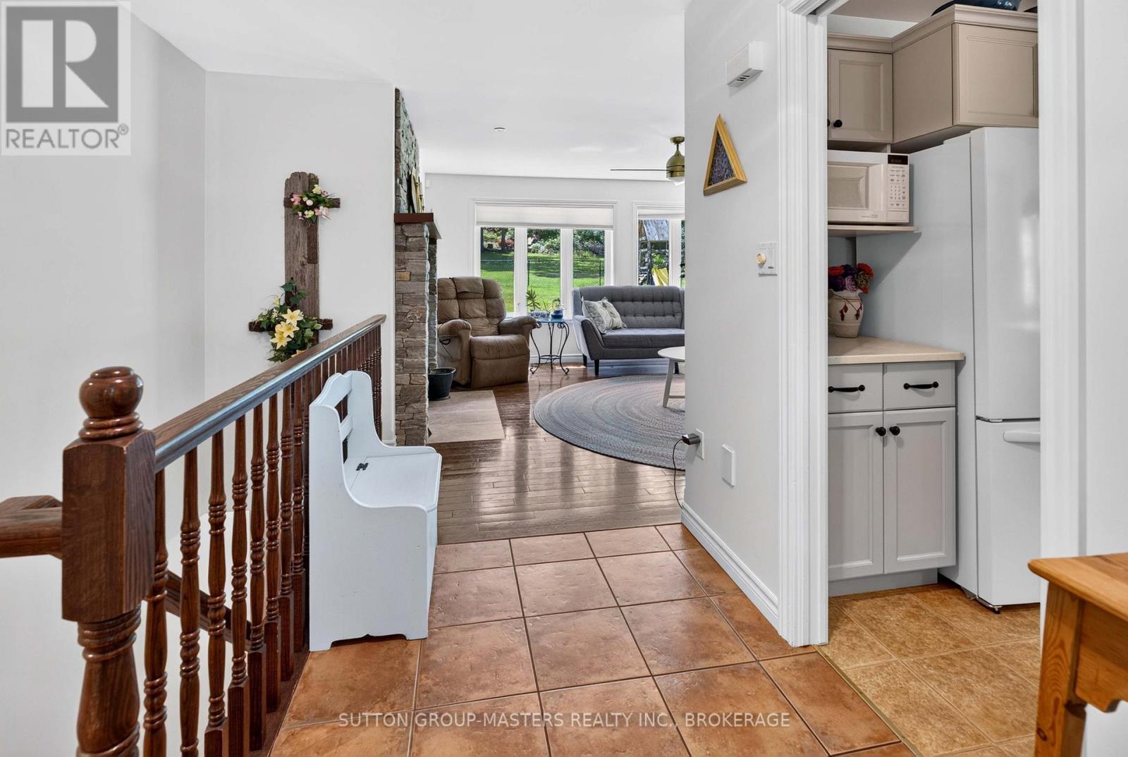 710 Maple Road, Loyalist (Lennox And Addington - South), ON - Indoor Photo Showing Other Room