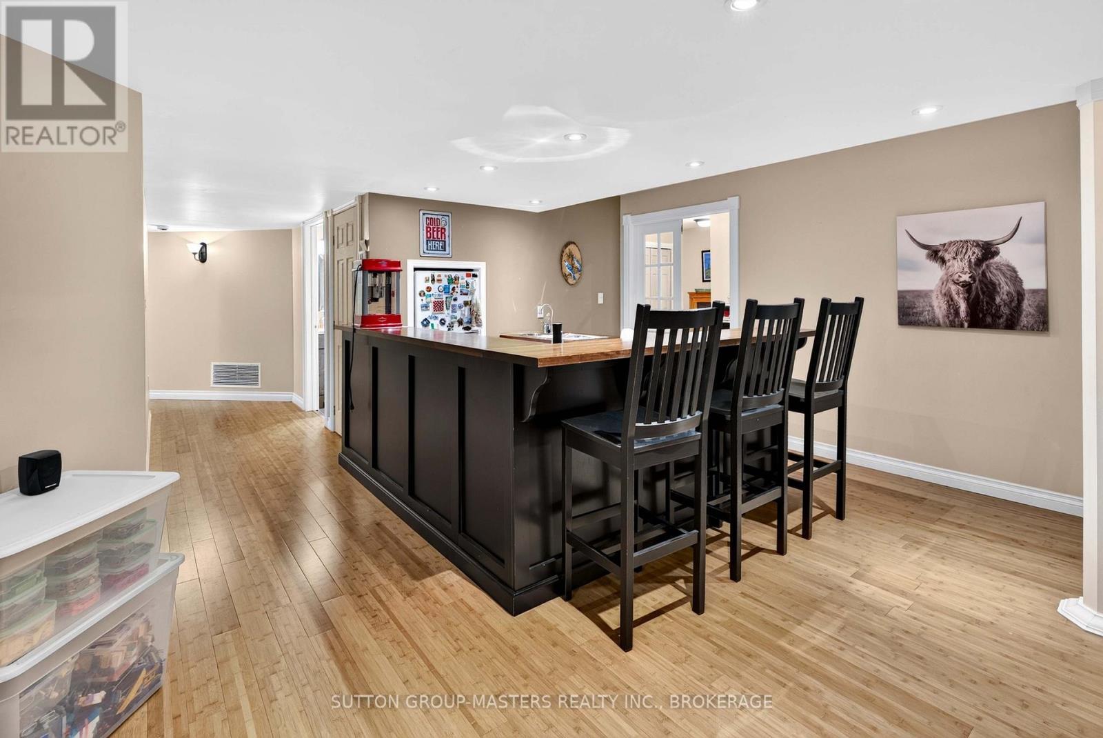 710 Maple Road, Loyalist (Lennox And Addington - South), ON - Indoor Photo Showing Other Room