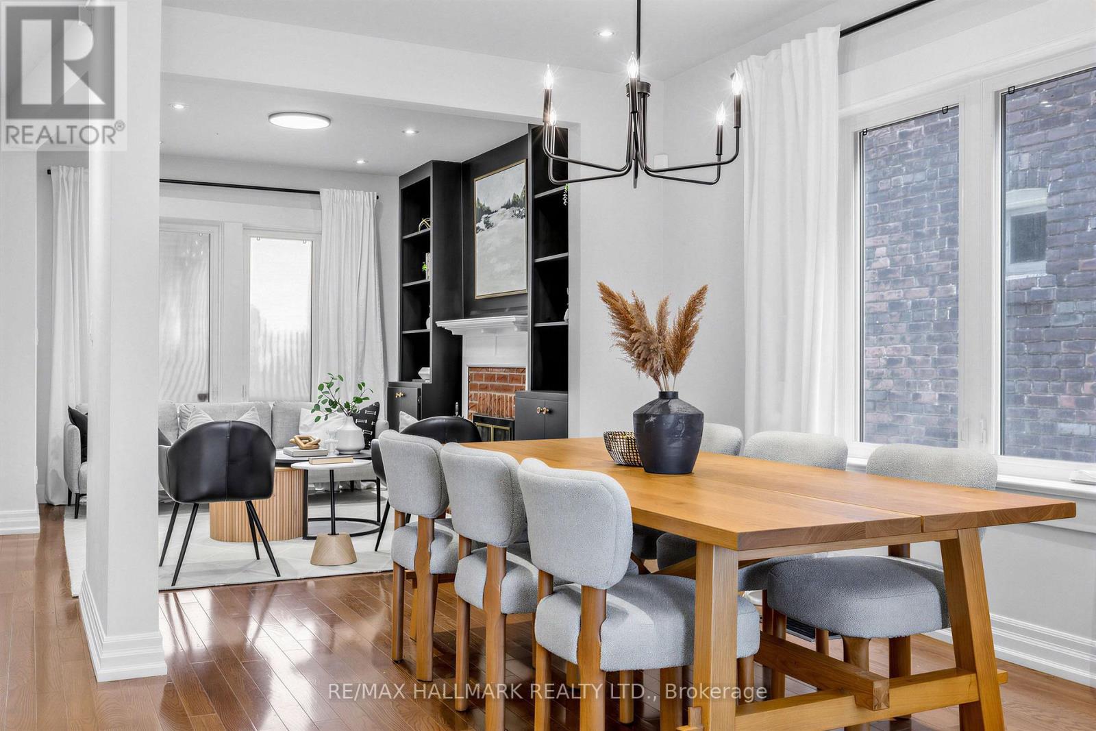 255 Strathmore Boulevard, Toronto, ON - Indoor Photo Showing Dining Room