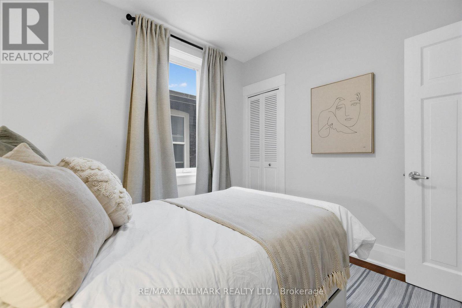 255 Strathmore Boulevard, Toronto, ON - Indoor Photo Showing Bedroom