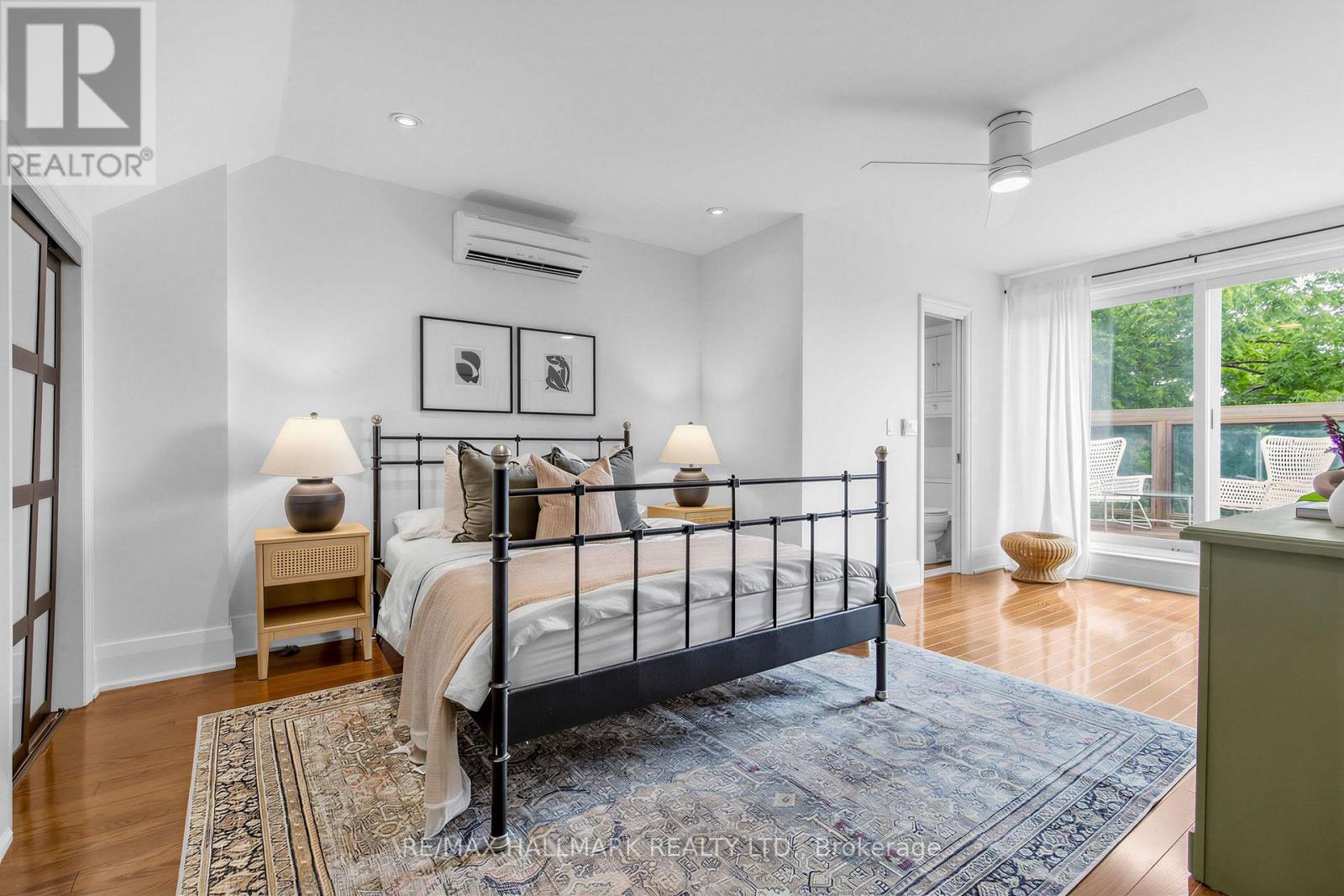 255 Strathmore Boulevard, Toronto, ON - Indoor Photo Showing Bedroom