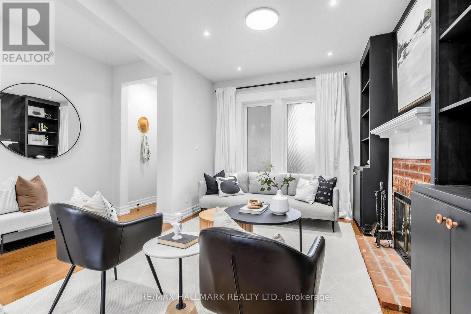255 Strathmore Boulevard, Toronto, ON - Indoor Photo Showing Dining Room