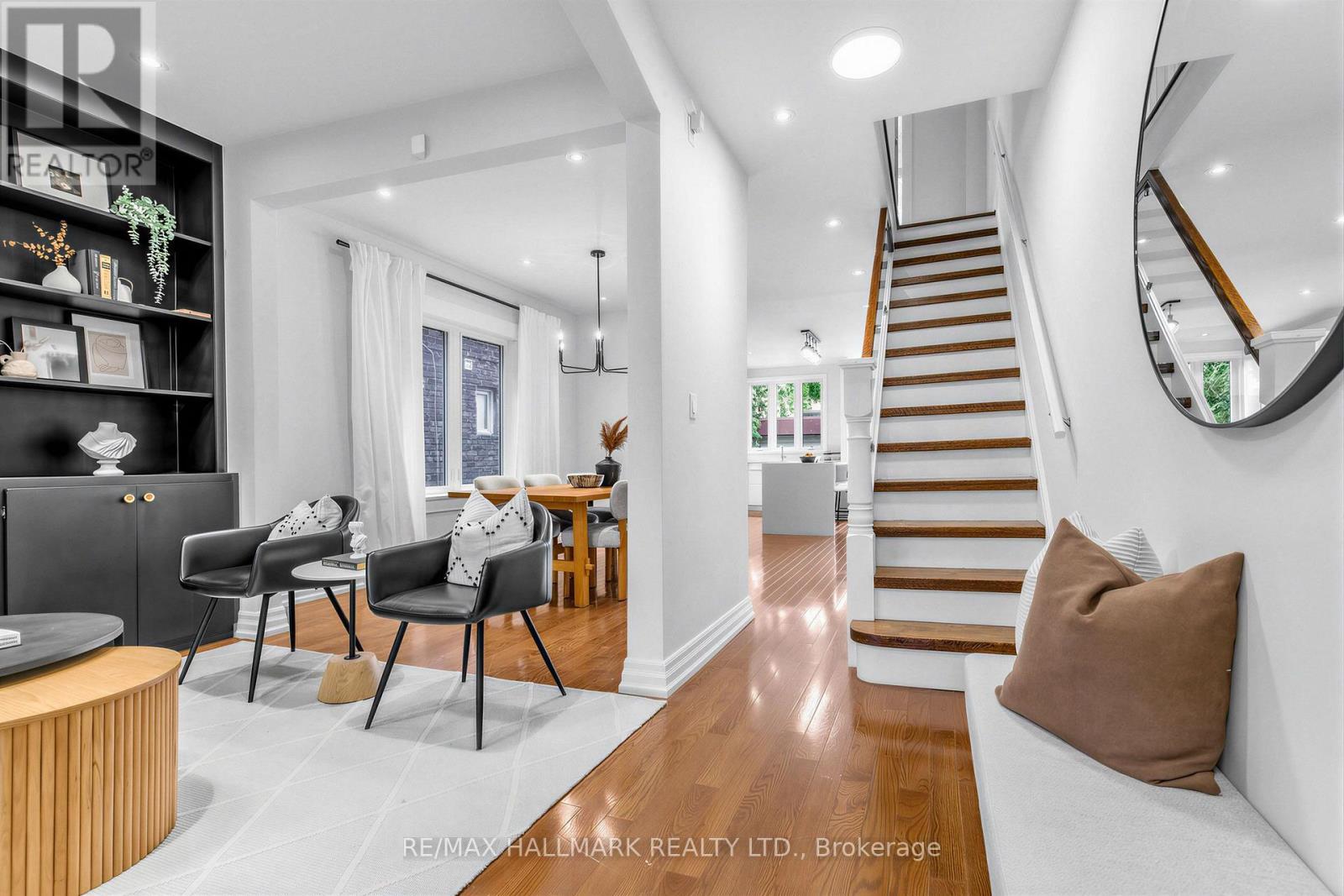 255 Strathmore Boulevard, Toronto, ON - Indoor Photo Showing Other Room
