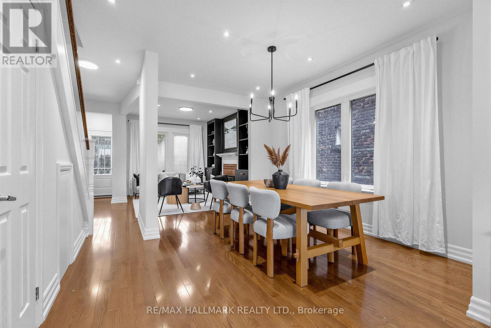 255 Strathmore Boulevard, Toronto, ON - Indoor Photo Showing Dining Room