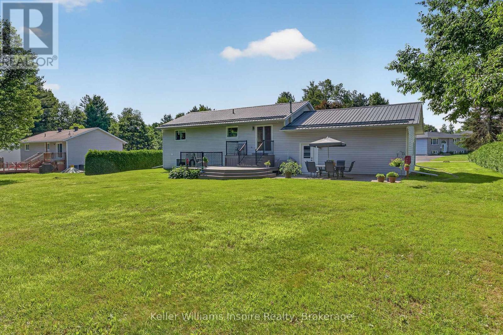 12 Jamie Crescent, Petawawa, ON - Outdoor With Deck Patio Veranda