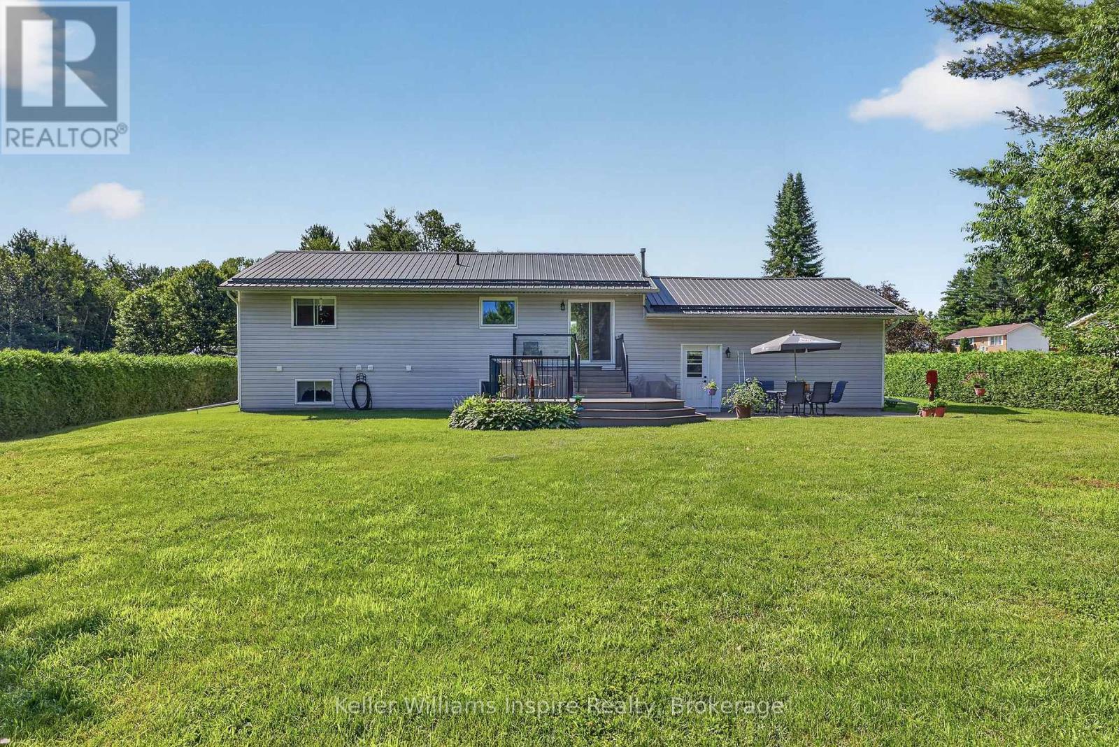 12 Jamie Crescent, Petawawa, ON - Outdoor With Deck Patio Veranda
