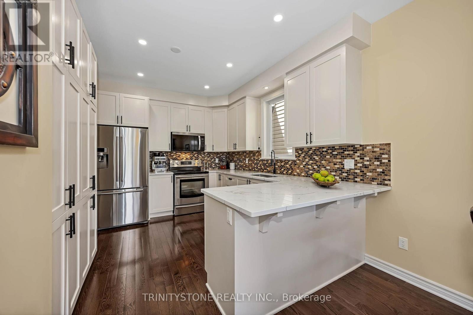 1114 Northgraves Crescent, Ottawa, ON - Indoor Photo Showing Kitchen With Stainless Steel Kitchen With Upgraded Kitchen