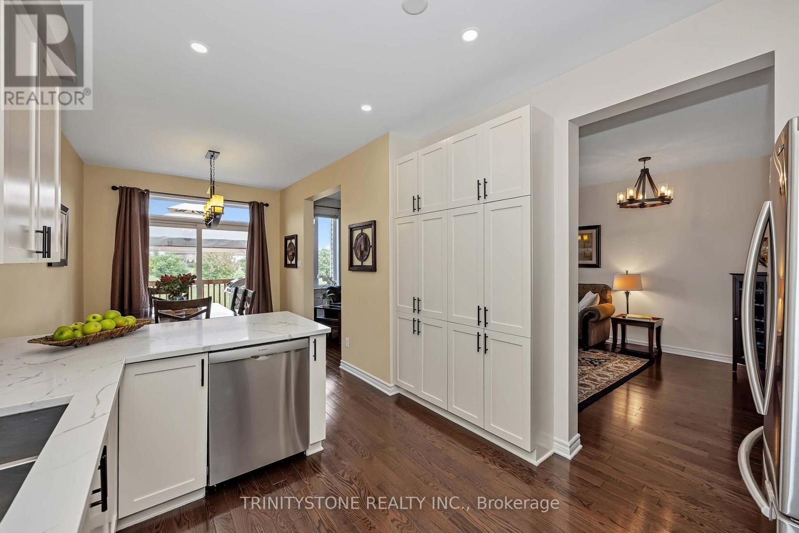 1114 Northgraves Crescent, Ottawa, ON - Indoor Photo Showing Kitchen