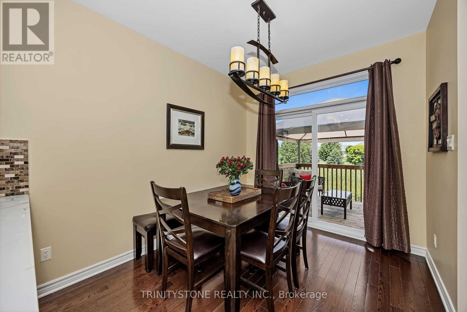 1114 Northgraves Crescent, Ottawa, ON - Indoor Photo Showing Dining Room