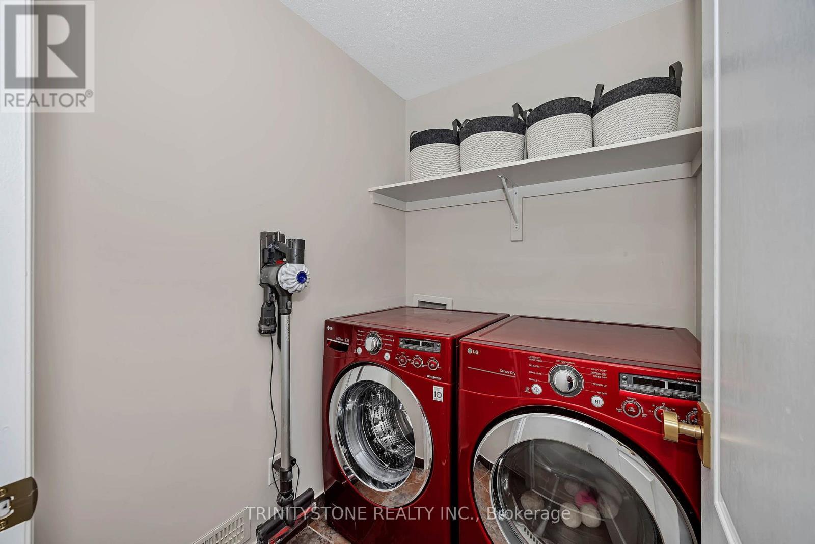 1114 Northgraves Crescent, Ottawa, ON - Indoor Photo Showing Laundry Room