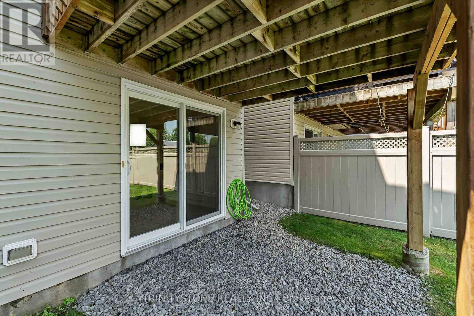 1114 Northgraves Crescent, Ottawa, ON - Outdoor With Exterior