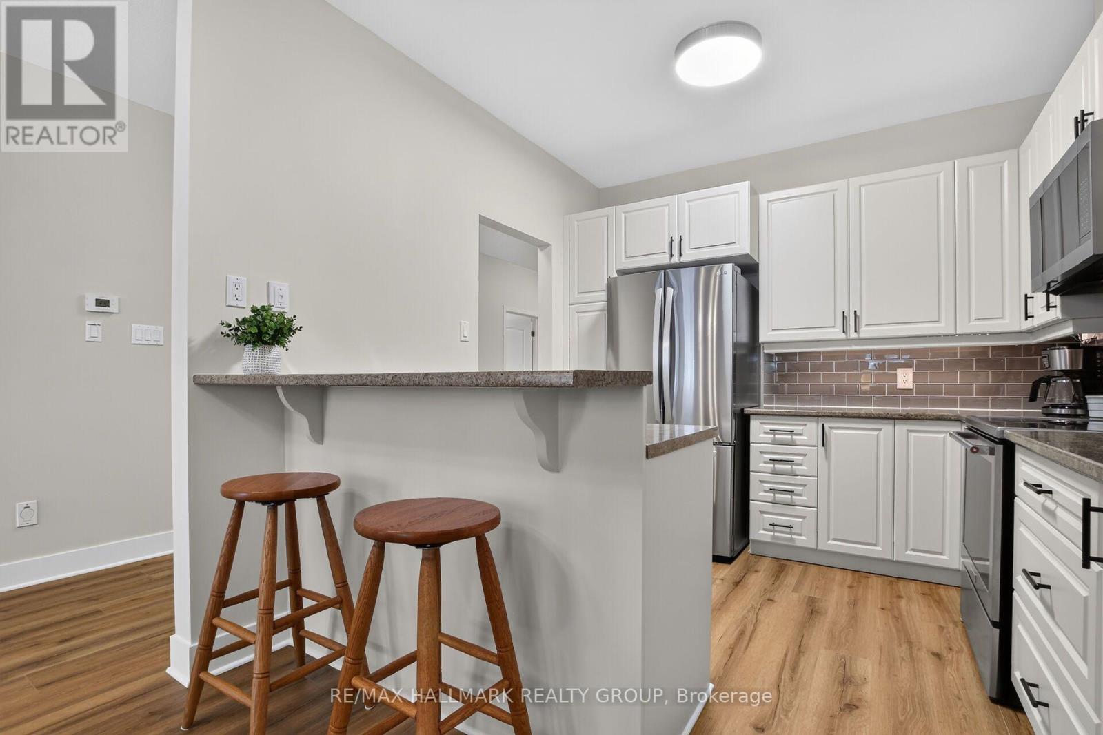 75 Sable Run Drive, Ottawa, ON - Indoor Photo Showing Kitchen