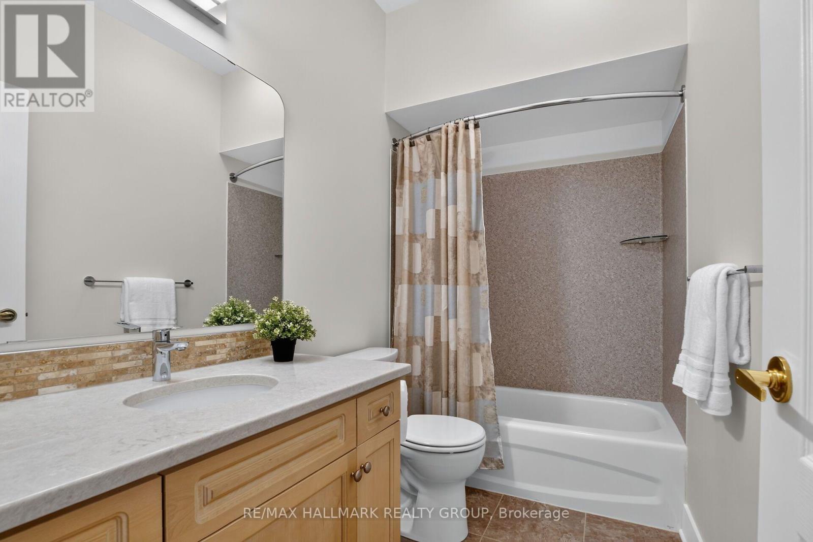 75 Sable Run Drive, Ottawa, ON - Indoor Photo Showing Bathroom