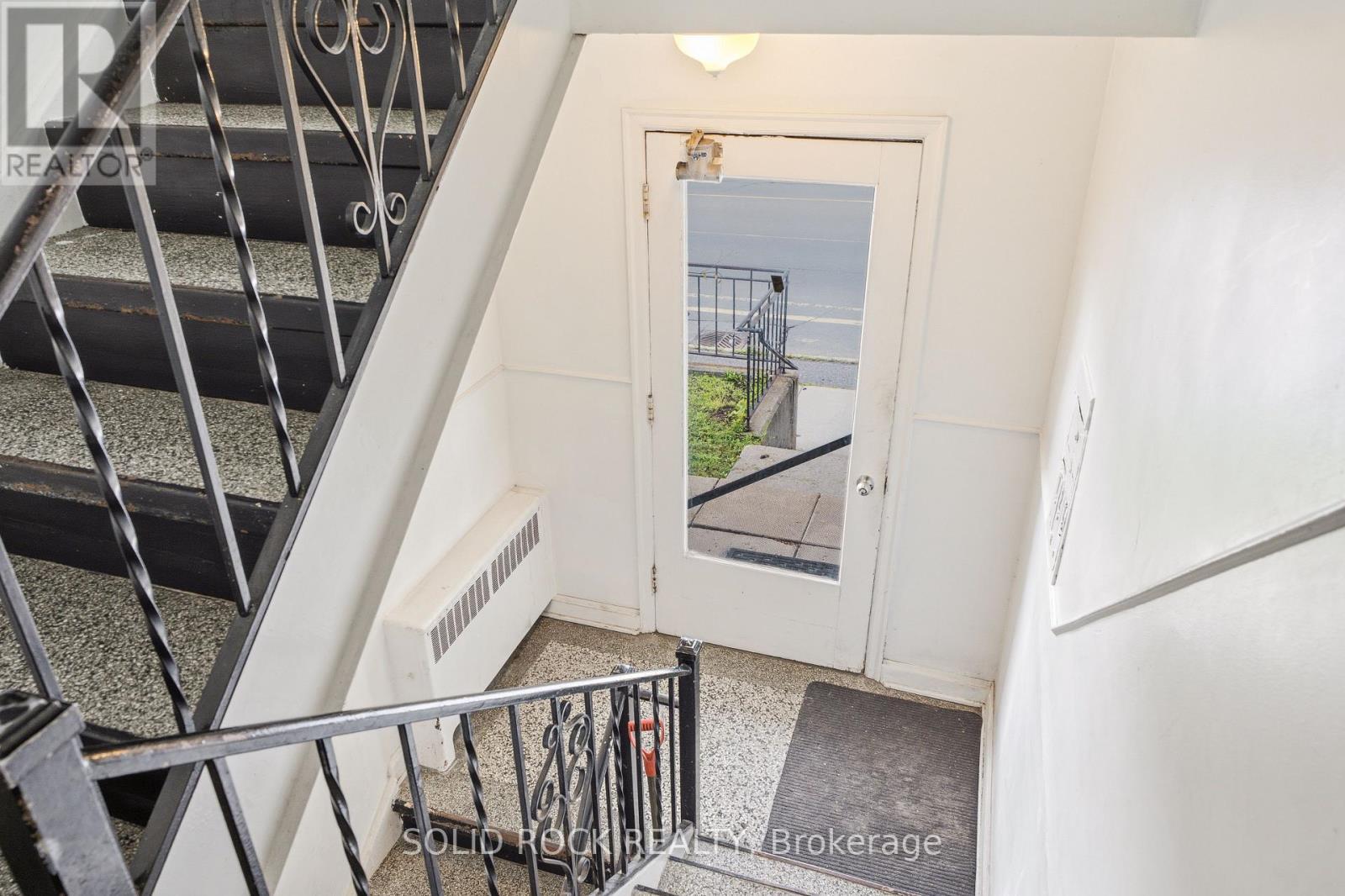 289 Mcarthur Avenue, Ottawa, ON - Indoor Photo Showing Other Room
