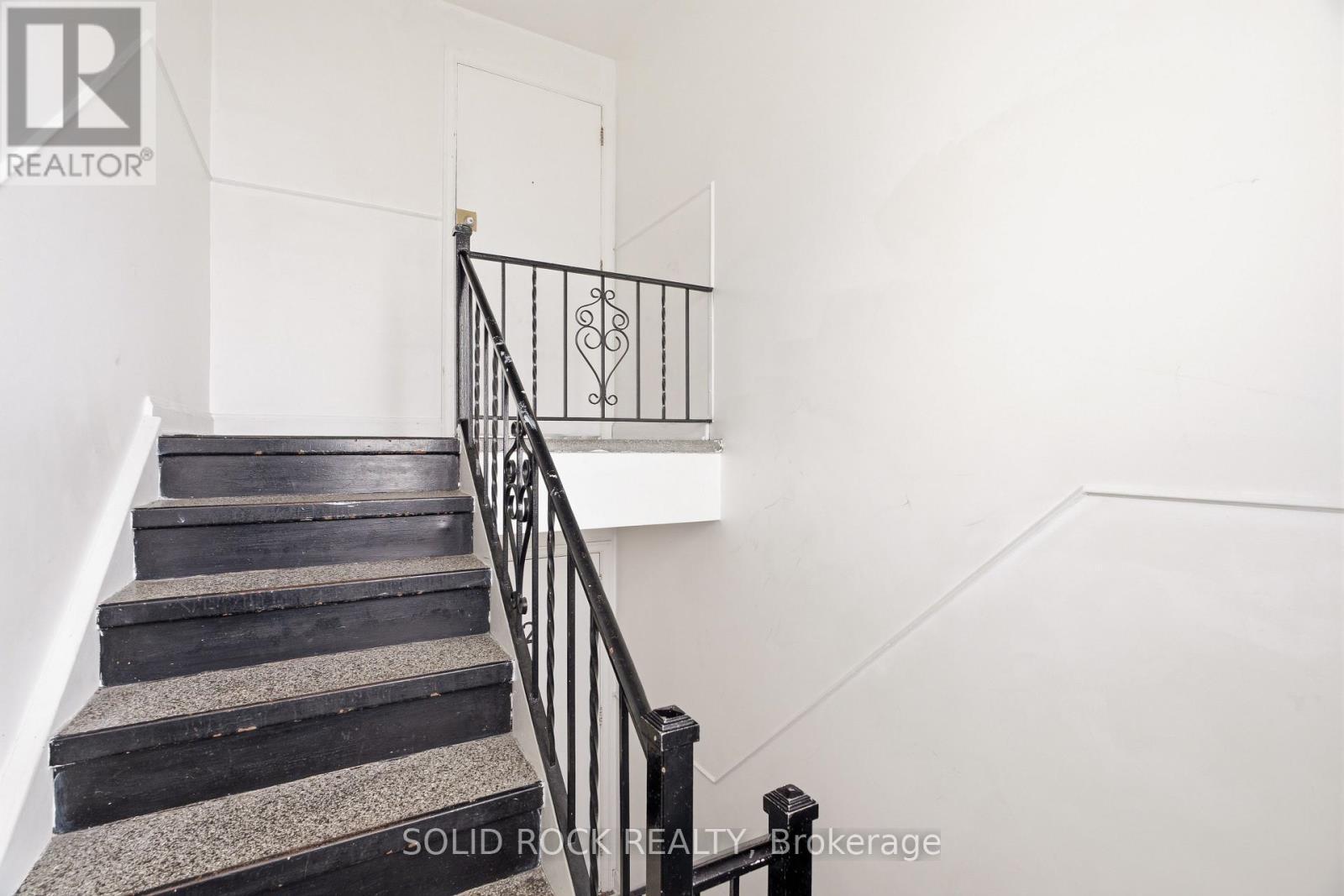 289 Mcarthur Avenue, Ottawa, ON - Indoor Photo Showing Other Room
