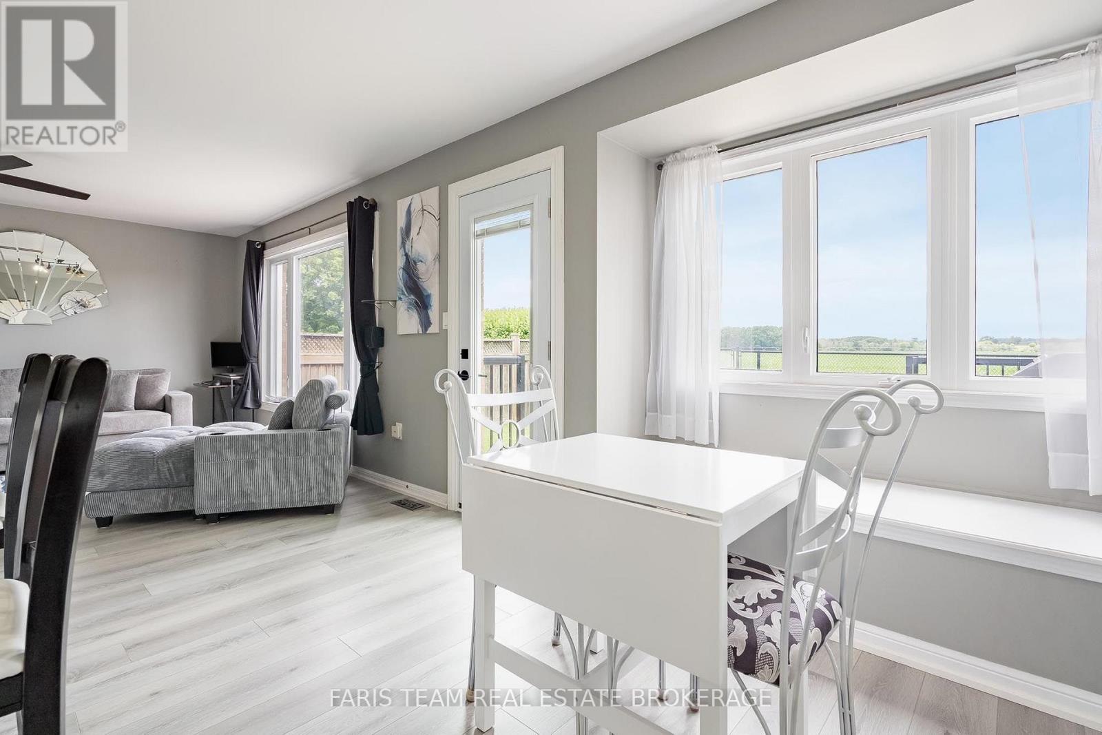 64 John W Taylor Avenue, New Tecumseth, ON - Indoor